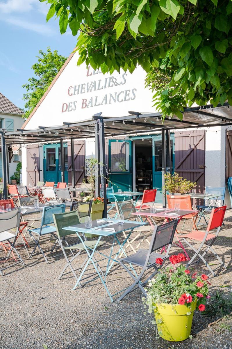 Les Chevaliers Des Balances Hotel Saint-Aubin  Exterior photo